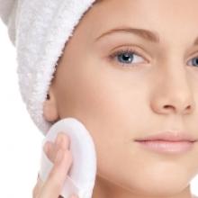 Как правильно наносить тональный крем на лицо?